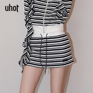 uhot UWWA1Q612M 诱货黑白条纹松紧腰头短半裙百搭显瘦25秋冬新款