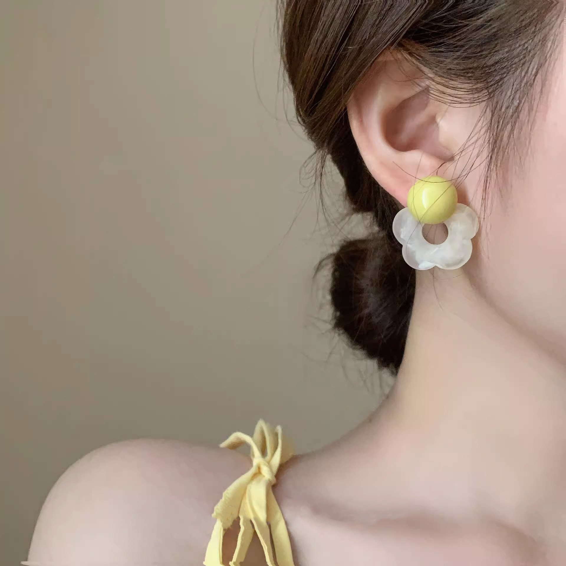 伊灿盐系渲染清新花朵耳环女