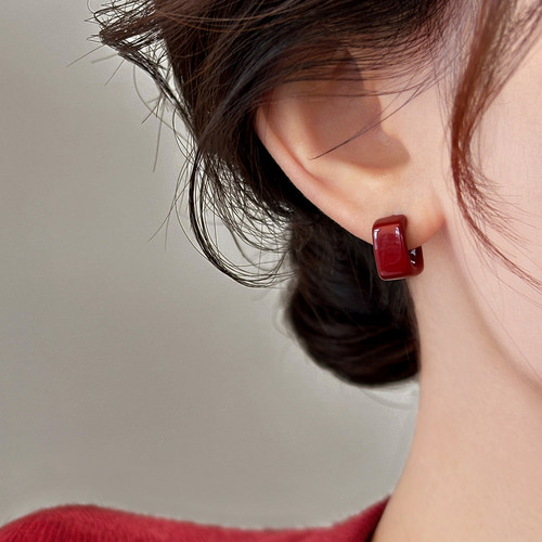 简约安可拉酒红色滴釉耳钉女纯银