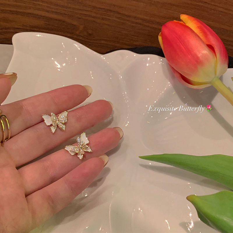伊灿日韩水钻女蝴蝶耳钉