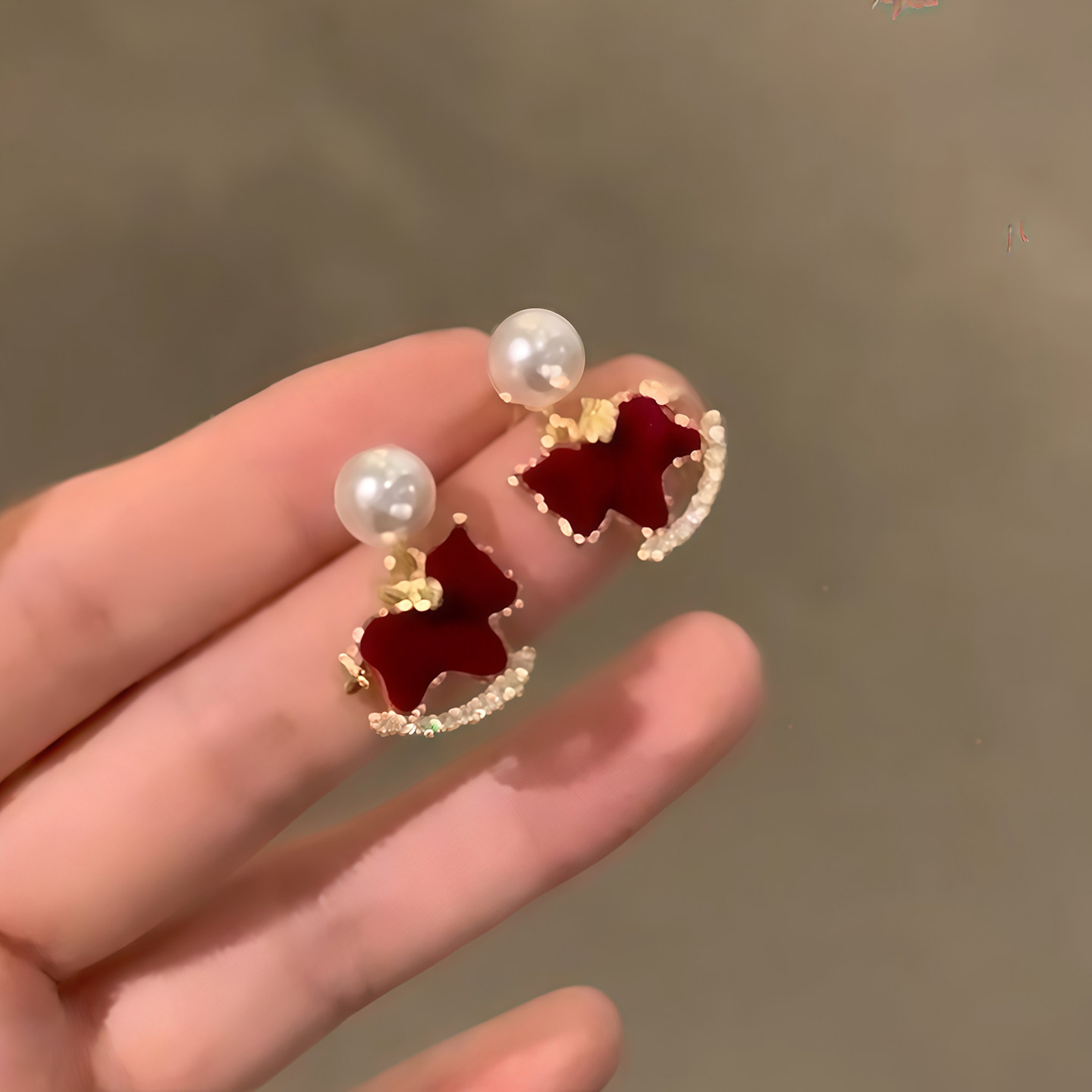 本命年红色小马镶钻珍珠耳钉女2026新款爆款纯银针耳饰高级感耳环