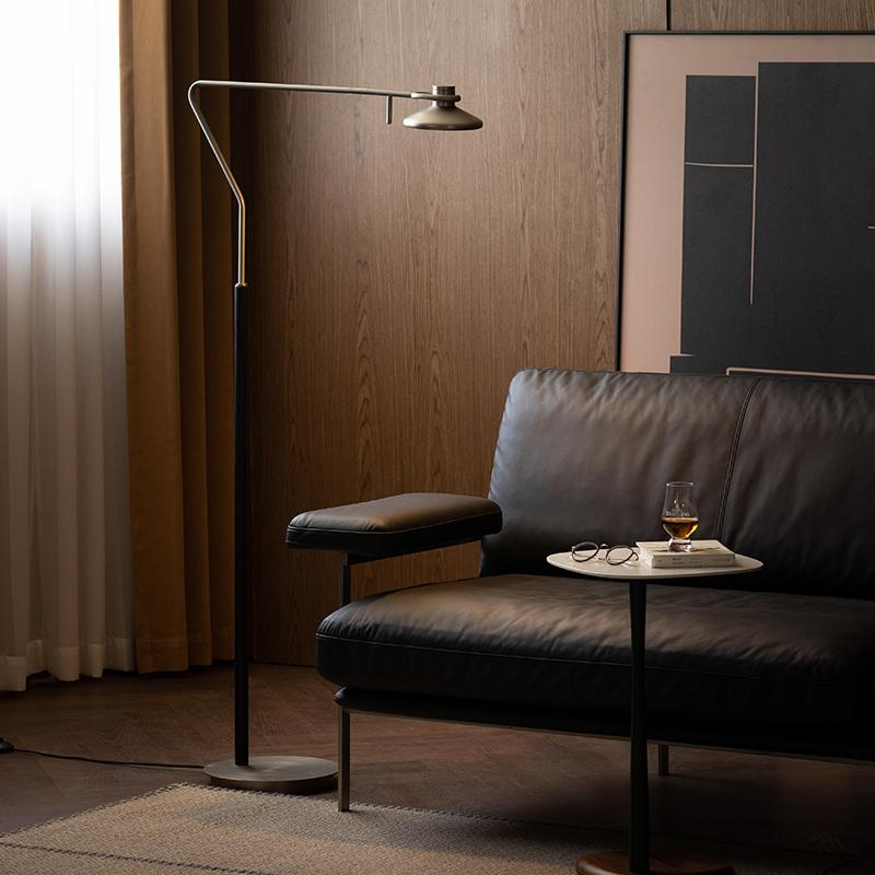 简约设计感沙发角落地灯