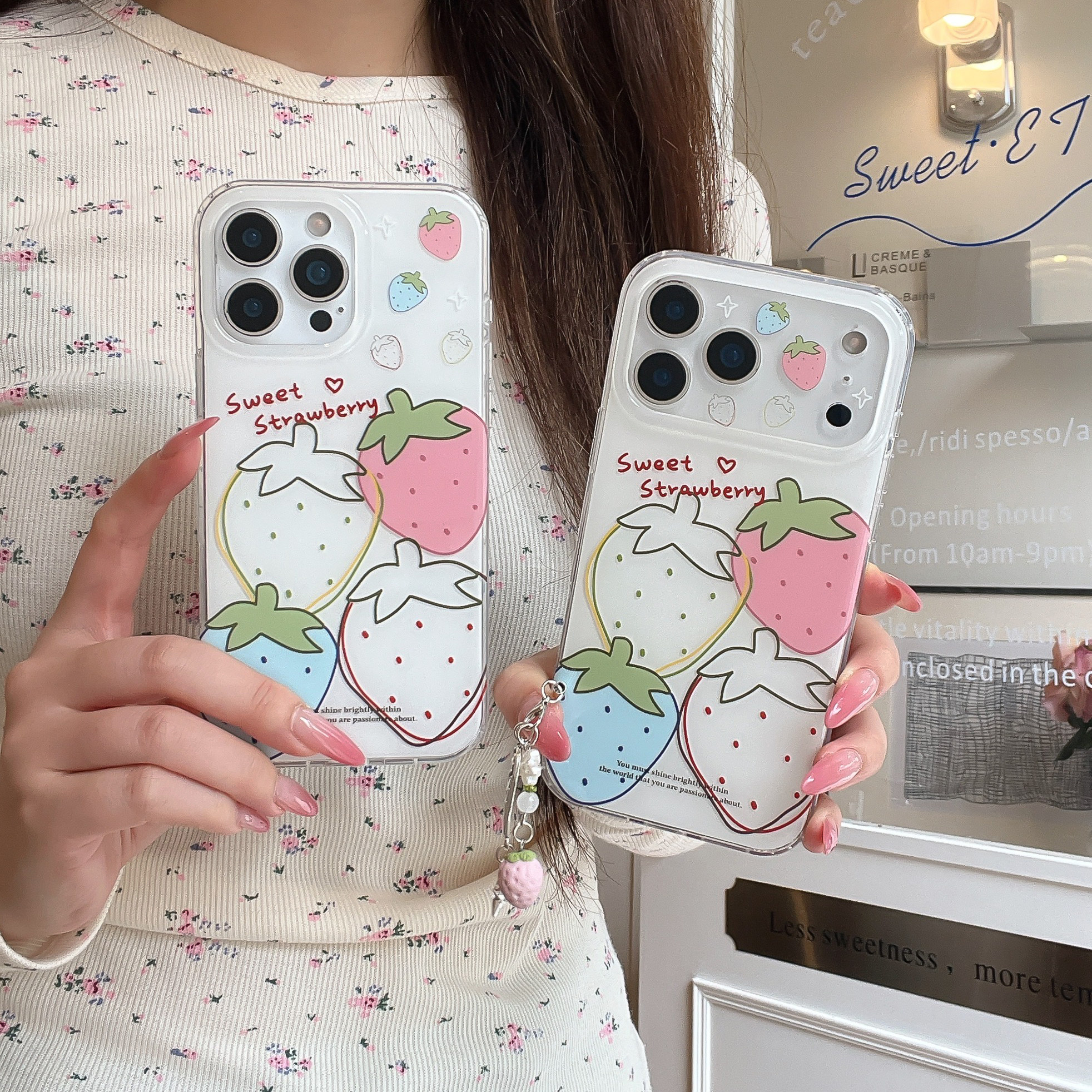 ins韩系清新彩绘线条蓝粉草莓适用苹果17promax手机壳15全包按键透明镜头壳16创意小众白底硅胶防摔保护软壳