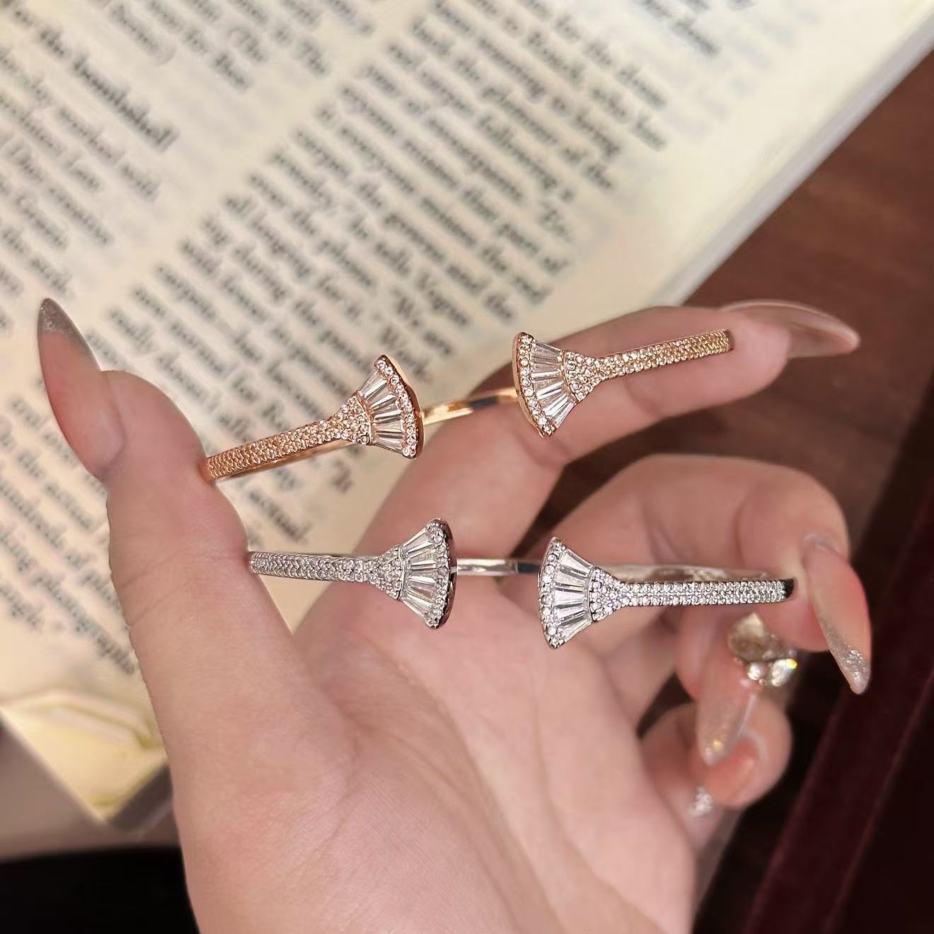 法式轻奢方钻双裙子手镯