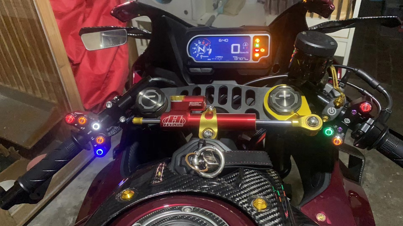 本田CBR650R改装糖豆开关发光开关 HONDA CB650r赛道开关全功能