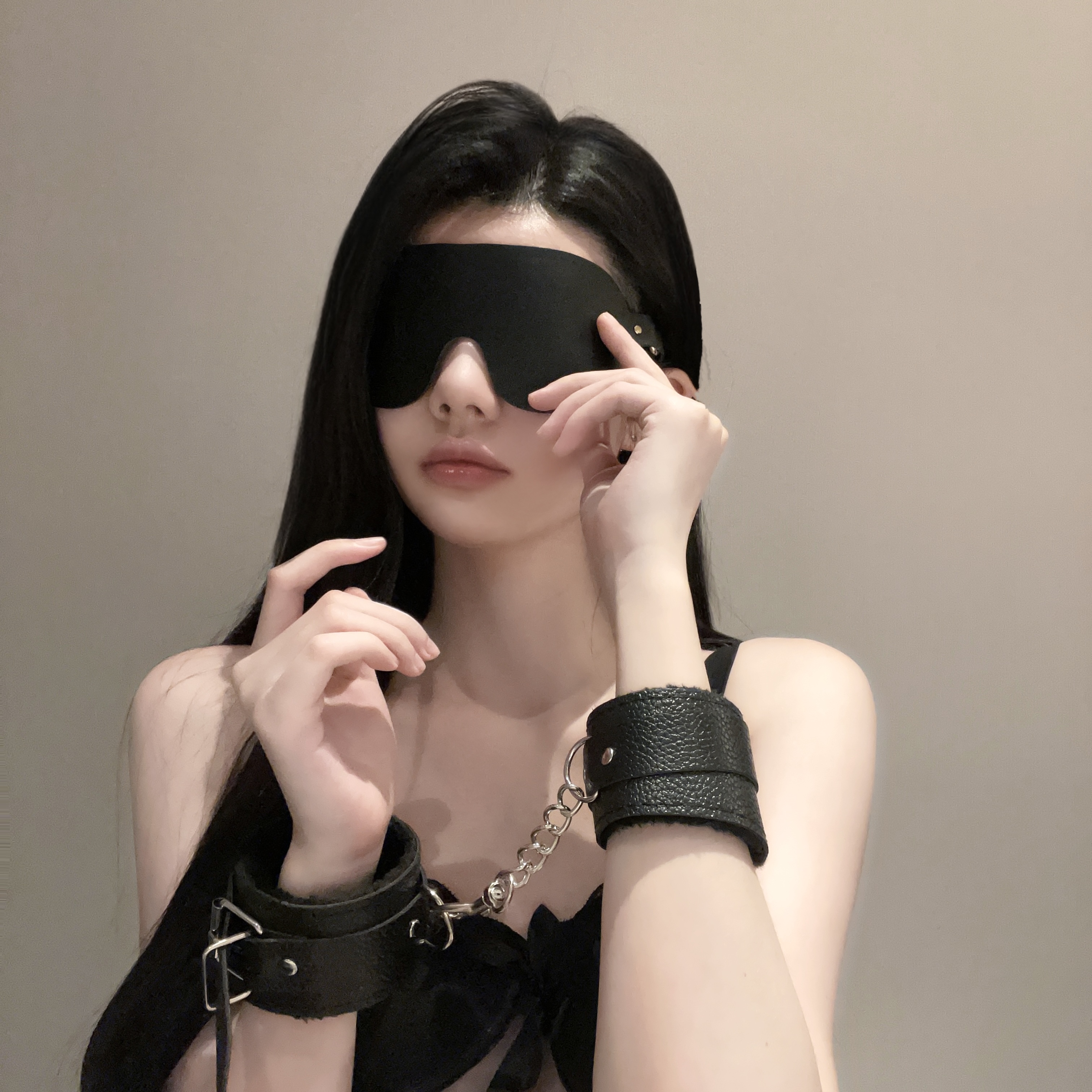 幻音坊：黑色皮革遮光眼罩女情调情侣趣味不透光情趣手铐拍照道具