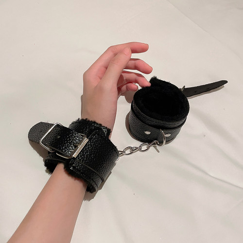 皮革手铐道具剧本杀加重手扣