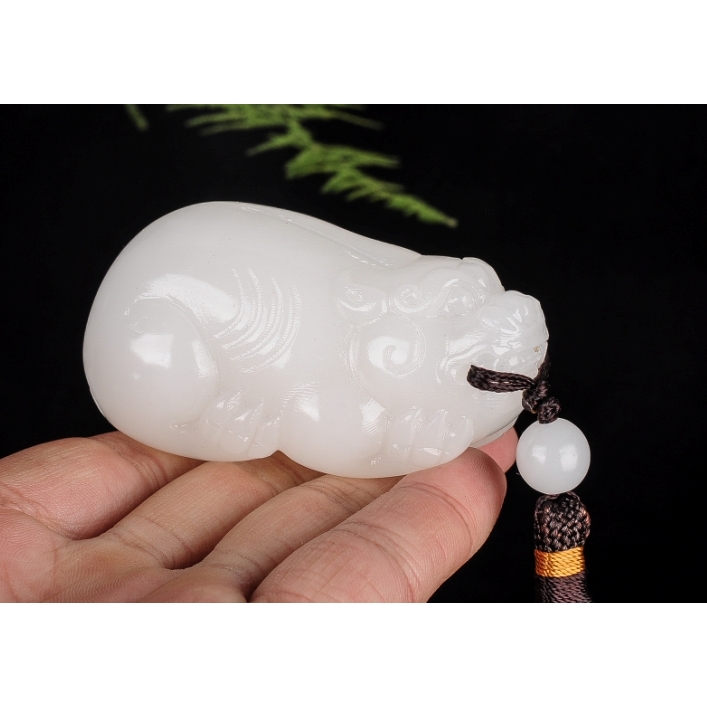 新疆和田玉把件 天然昆仑白玉原石手把件 招财貔貅手玩件 男女款
