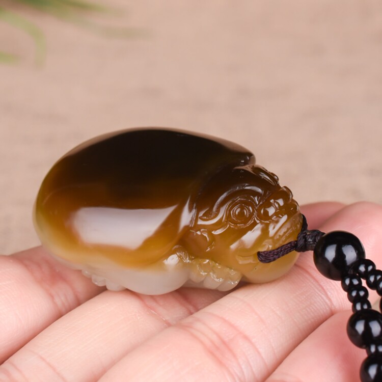 天然新疆和田玉糖玉籽料原石龙龟把件龙头龟把玩件长寿龟玉石挂件