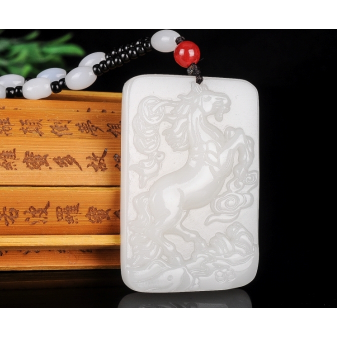 和田玉生肖马挂件白玉马吊坠马上有钱牌天然玉石马到成功玉坠男女