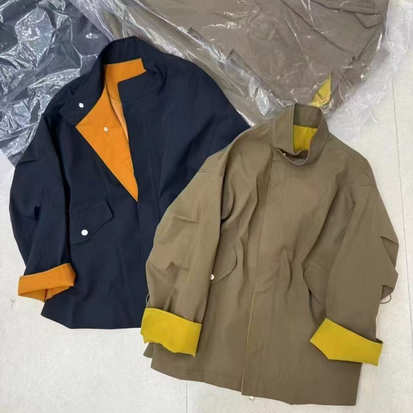 ONE MORE秋上新撞色设计翻领宽松短外套D06