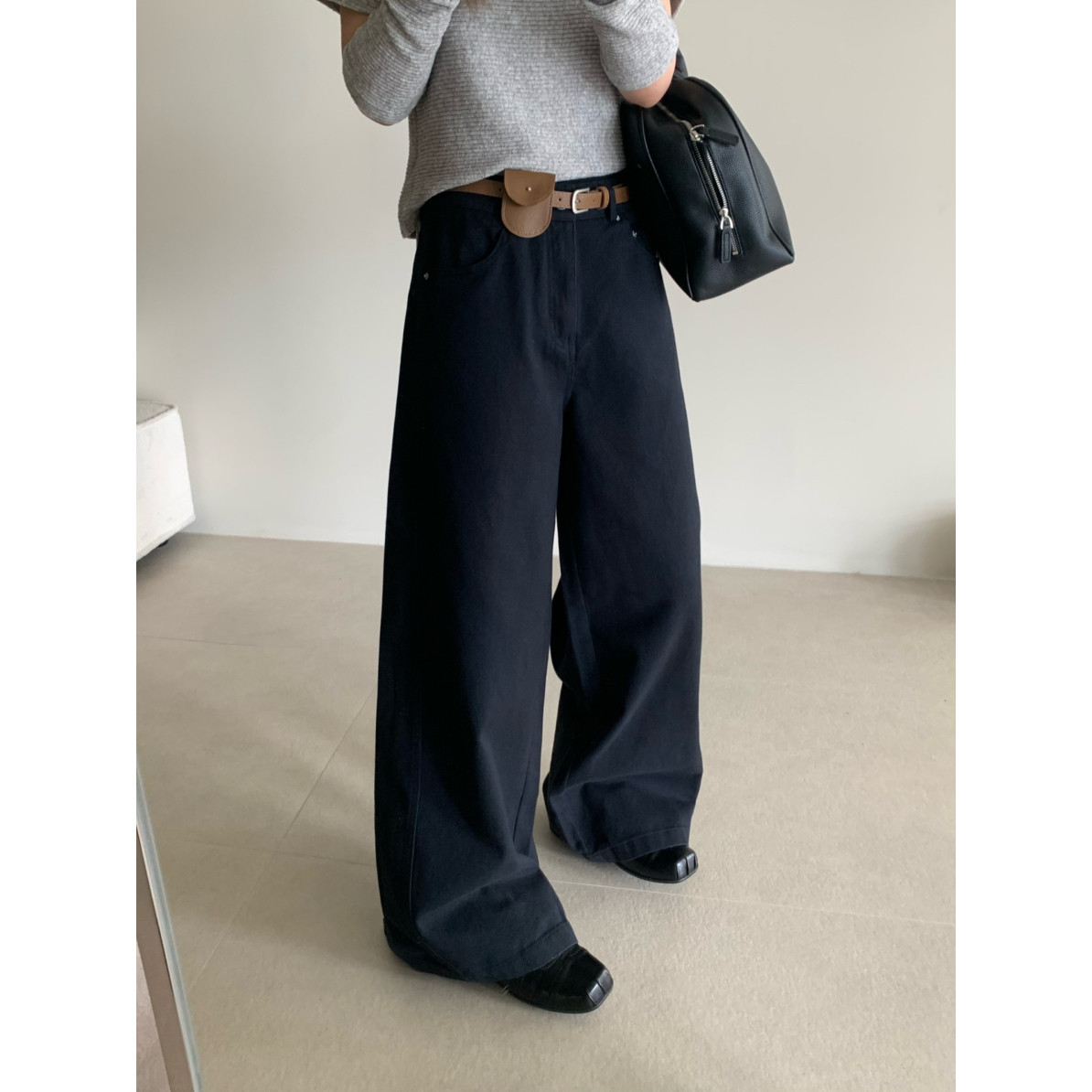 BLESSED MOMENT上新穿搭感十足韩系通勤时尚牛仔裤配腰包B815