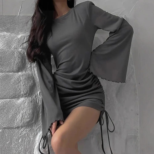 斜领长袖女士连衣裙Diagonal collar long sleeved women's dress