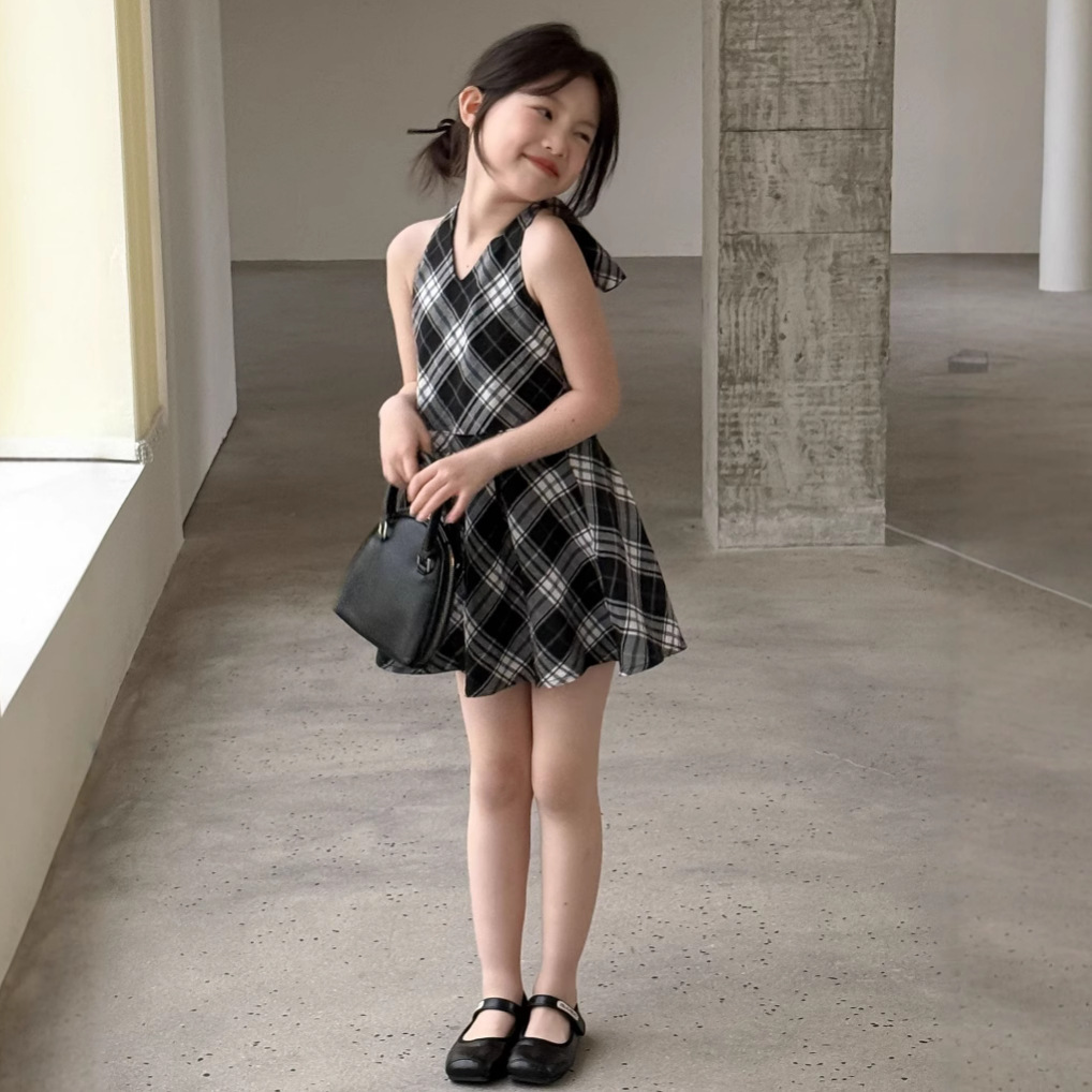 童裙2025夏款女童辣妹风黑白格子连衣裙女孩蝴蝶结v领无袖裙子
