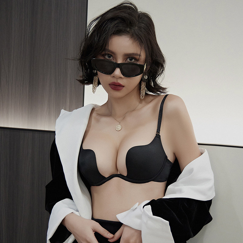 深v小胸聚拢内衣显大黑色性感u型美背内衣女挂脖文胸隐形晚礼服