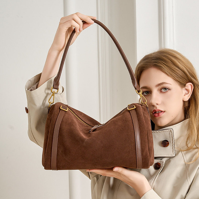 波士顿枕头包女士皮质头层牛皮通勤斜挎时尚简约女大容量单肩包