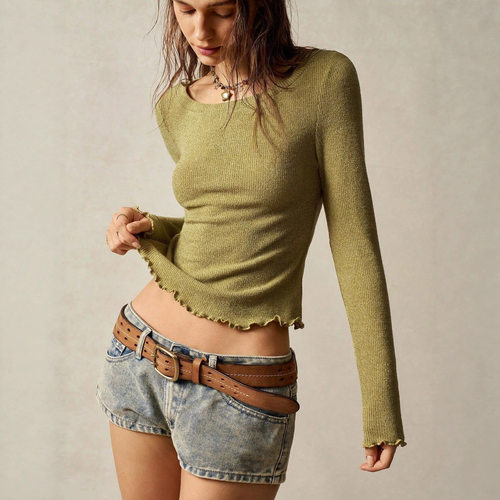 Round neck irregular mushroom edge top圆领不规则木耳边上衣