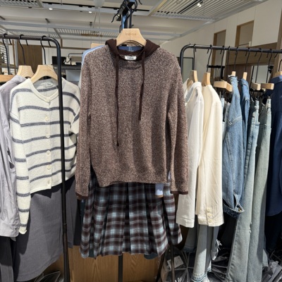 indiciaF2D4MS690N专柜正品标记女装拼色百搭连帽毛衫吊牌价739