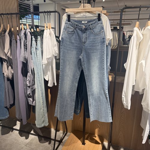 indiciatheL2C5NK157专柜正品标记女休闲微喇百搭牛仔裤吊牌价789