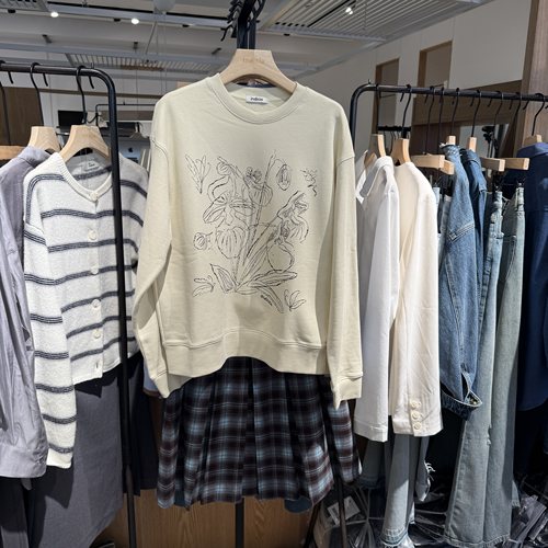 indiciaF2D4WY790N专柜正品标记女装通勤休闲花卉卫衣吊牌价639