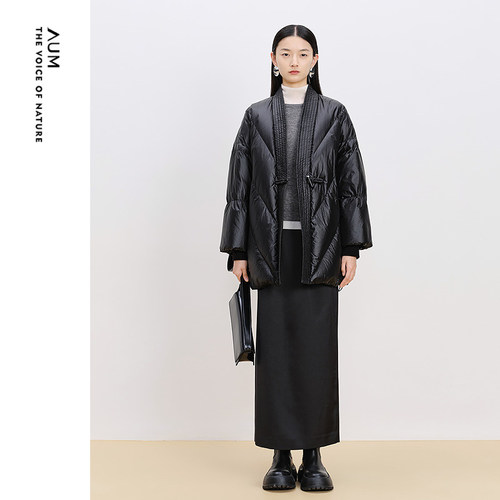 AUM冬季新款羽绒服女款绉感肌理