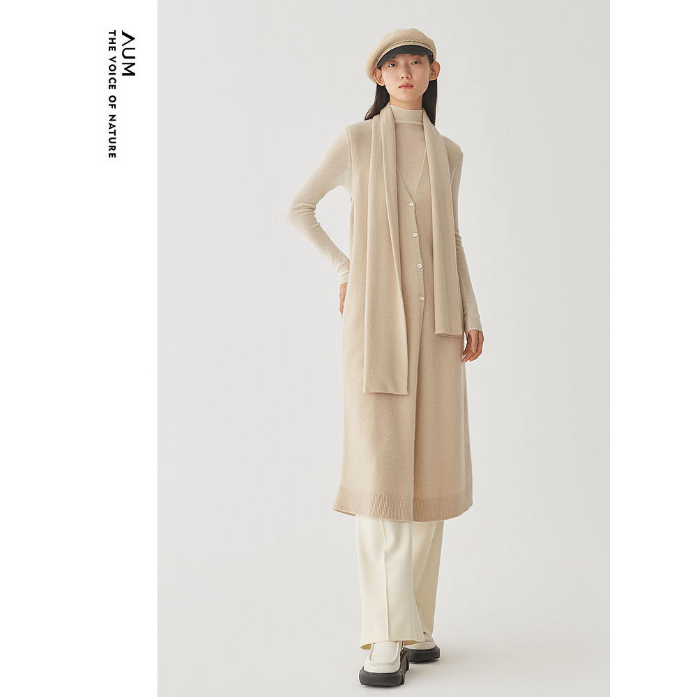 AUM慵懒羊绒云柔毛衣白色