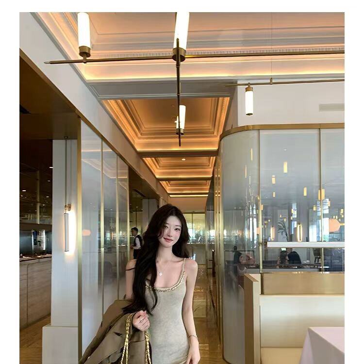 宥利秋日华尔兹法式羊毛针织吊带连衣裙女秋显瘦包臀裙