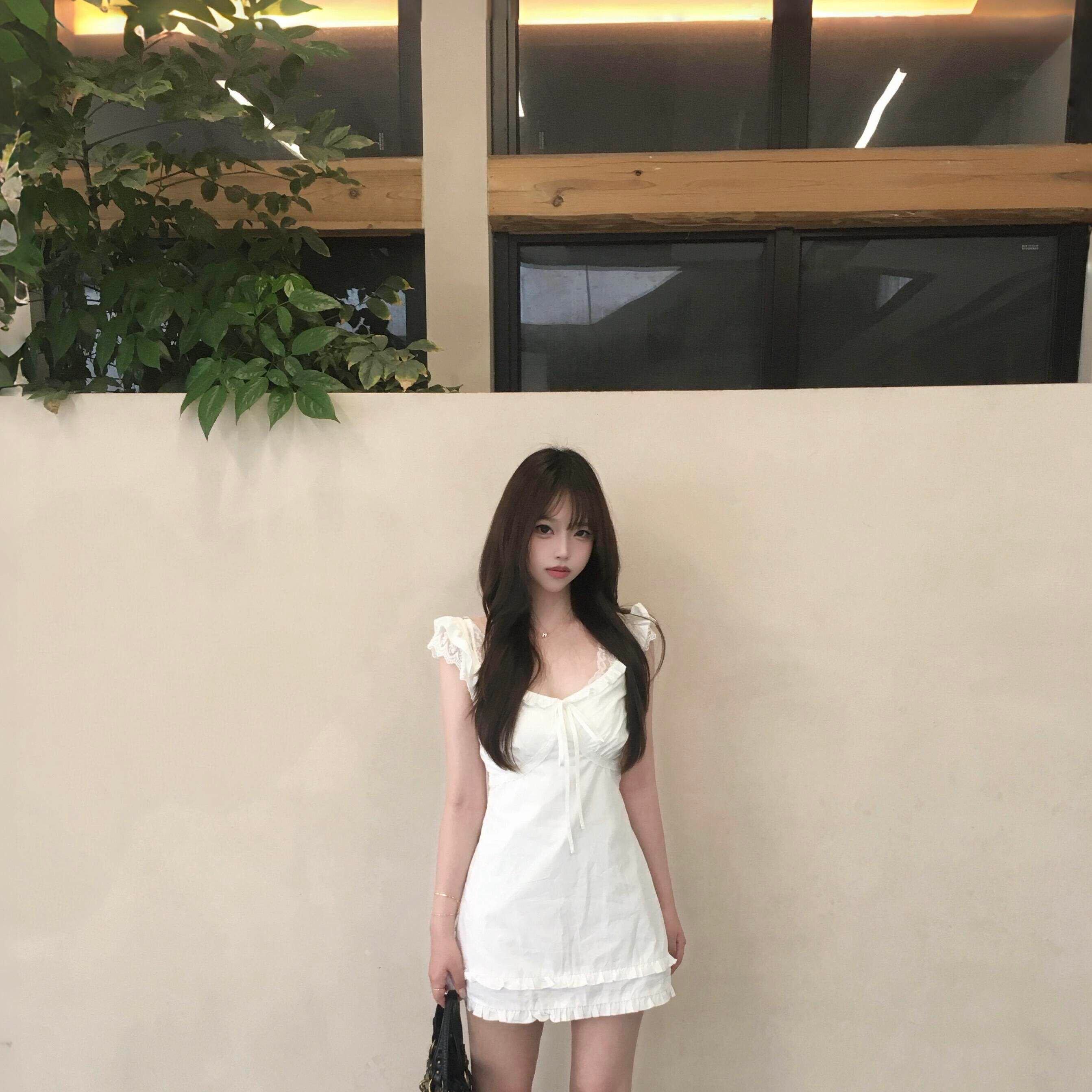 法式荷叶边小飞袖白色吊带连衣裙女夏季高级感气质显瘦初恋小白裙