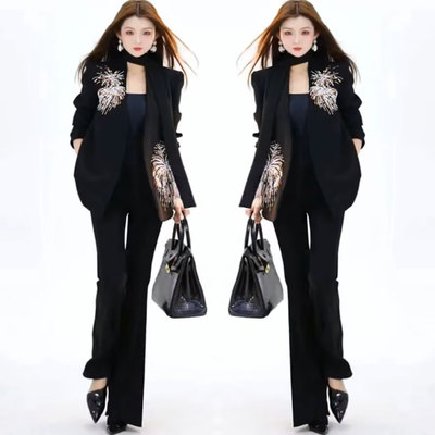 高级感时尚套装女2026春秋新款气质显瘦重工烟花亮钻西服+微喇裤