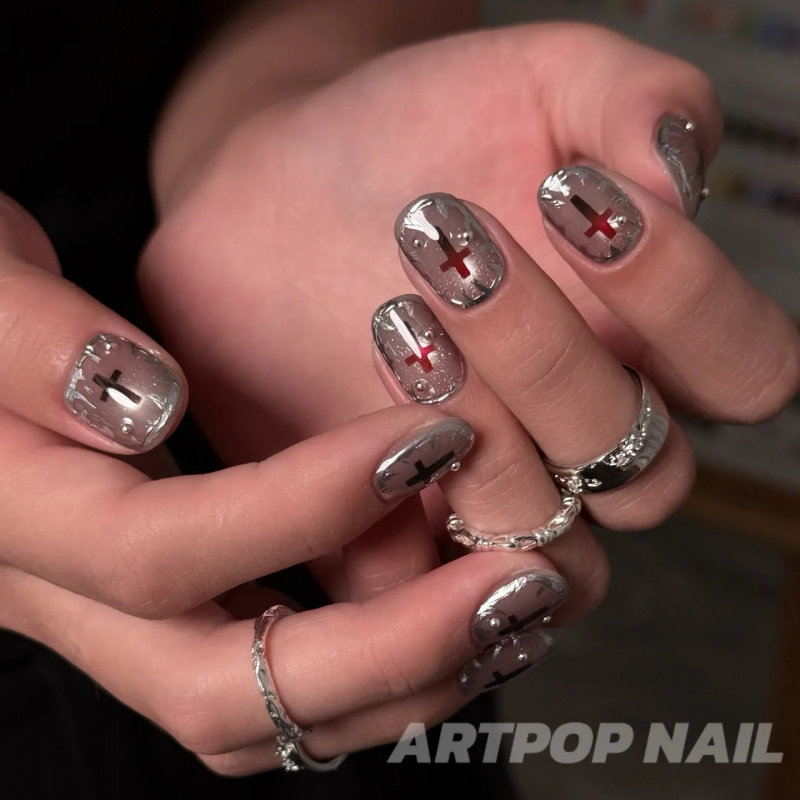 【纽约十字】红黑撞色3D蹭粉鎏银纹理十字架短甲玻璃珠猫眼手工甲,彩妆/香水/美妆工具,穿戴甲/甲片,淘宝优惠券,粉丝福利购,淘宝优惠卷
