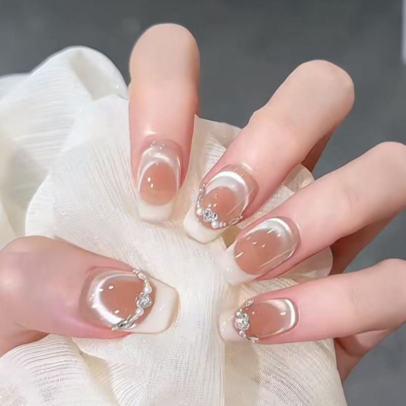 月光法式渐变腮红猫眼钻穿戴甲