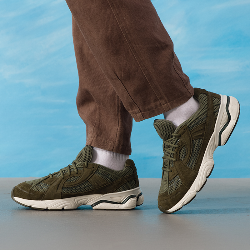 安德玛官方休闲鞋男鞋冬季新款轻便减震运动鞋网面透气低帮跑步鞋