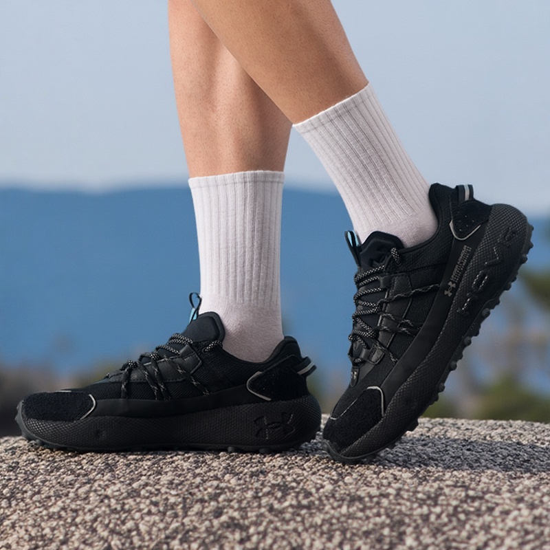 UA安德玛运动鞋男鞋黑色时尚秋冬季户外训练舒适休闲鞋3028160