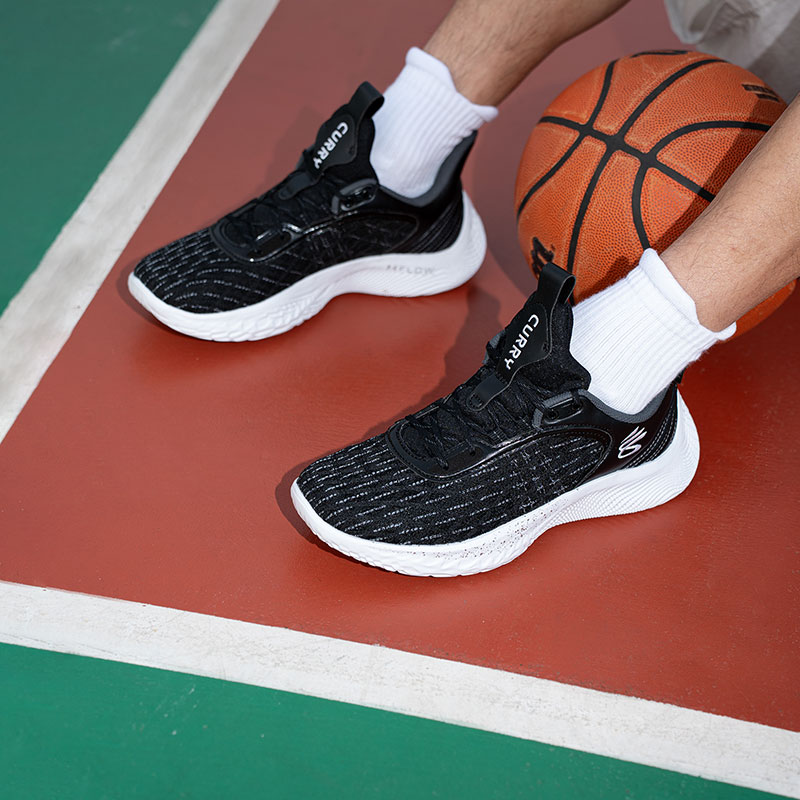 安德玛轻便减震库里篮球鞋