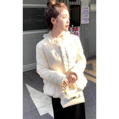 法式气质白色花苞羽绒服