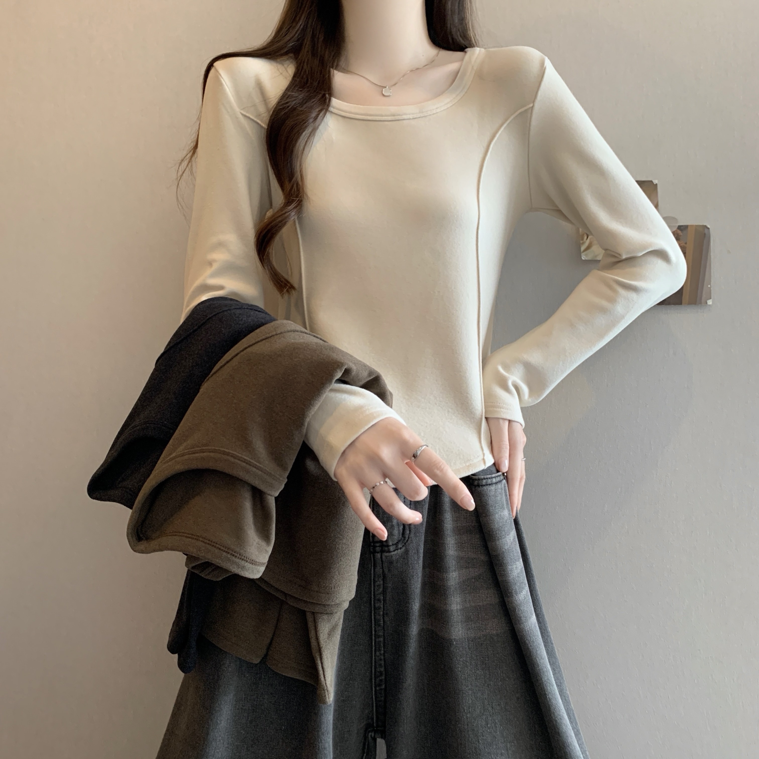 秋冬打底衫修身u领德绒长袖t恤女