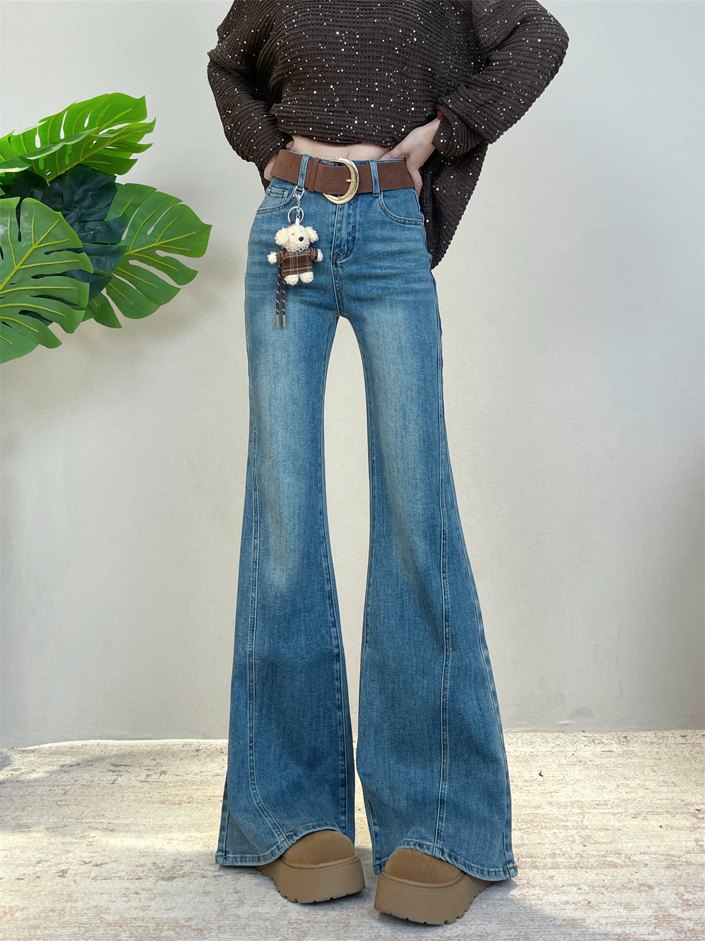 迪否高腰显瘦喇叭裤女秋季2025新款小个子不贴腿直筒微喇牛仔裤子