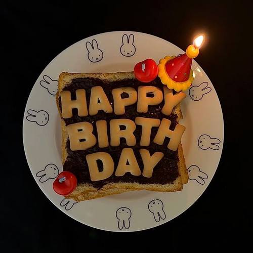 三明治面包蛋糕樱桃生日蜡烛