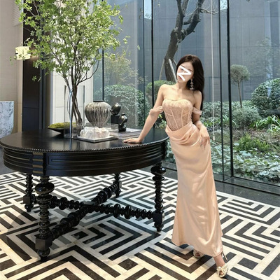 重工设计感无袖连衣裙女装早秋新款大码mm显瘦高级感抹胸生日长裙