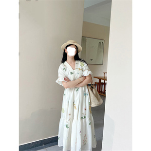 小个子高级感轻奢御姐清冷感度假风V领短袖 新款 连衣裙微胖印花裙