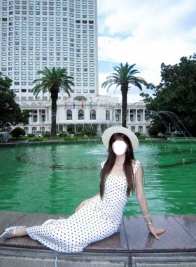 新款性感辣妹纯欲白色波点露背吊带连衣裙微胖韩版显瘦收腰中长裙