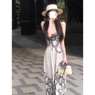 法式 收腰显瘦吊带连衣裙微胖印花露肩长裙 时尚 气质温柔通勤风新款