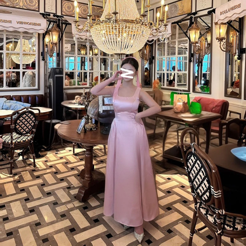 大码mm温柔甜美粉色方领吊带连衣裙修身显瘦时尚高级感减龄中长裙,女装/女士精品,连衣裙,淘宝优惠券,粉丝福利购,淘宝优惠卷