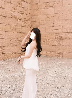 小个子绝美纯欲御姐度假风白色抹胸套装新款微胖显瘦上衣高腰长裙