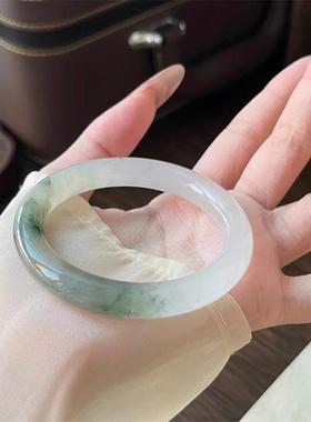 天然新疆天山翠手镯冰种女款金丝玉雪翠圆条扁条手镯飘花玉石镯子