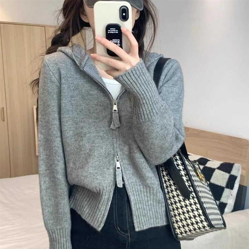 慵懒灰色拉链针织衫开衫女秋季新款软糯短款连帽长袖毛衣外套上衣