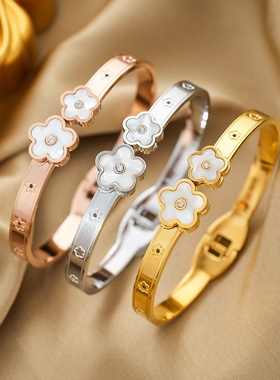 【通体钛钢】欧美不掉色五叶花手镯镶钻简约时尚气质饰品手饰