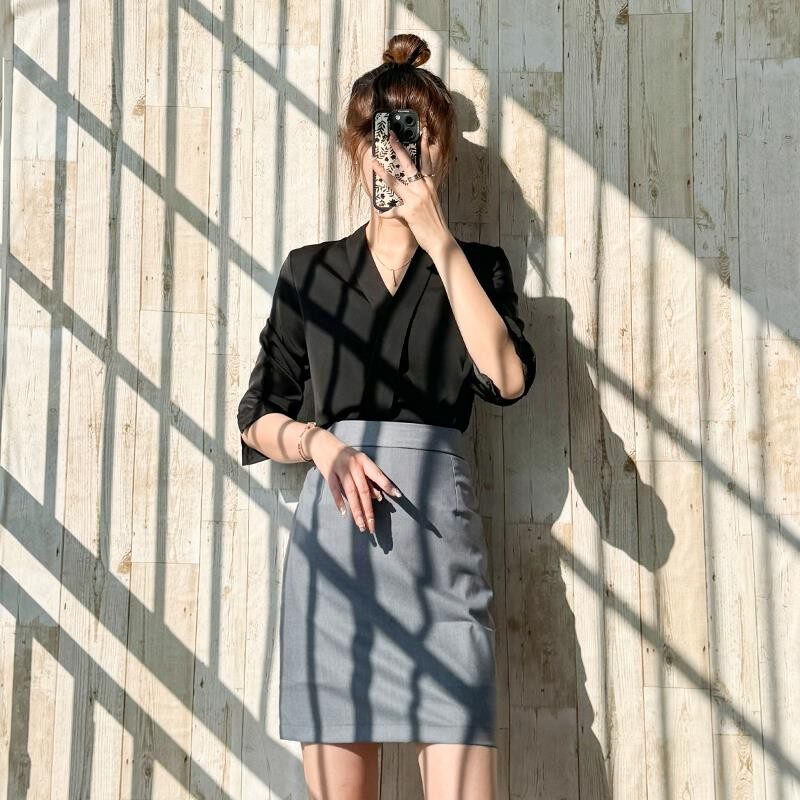 医美前台接待工作装高端洋气中袖雪纺V领衬衫女2025夏季职业套装