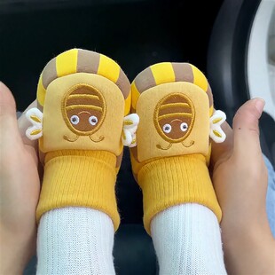 小月龄宝宝鞋婴儿步前鞋袜子一体防滑不掉跟0到6个月秋冬季软底鞋