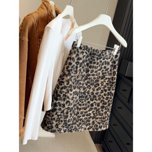 加厚羊羔毛豹纹半身裙女春秋新款高腰显瘦毛呢子中裙a字包臀短裙